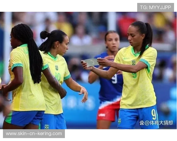 美国女足在巴黎奥运会比赛中以1-0战胜意大利，美国女足在巴黎奥运会比赛中以1-0战胜意大利队为主